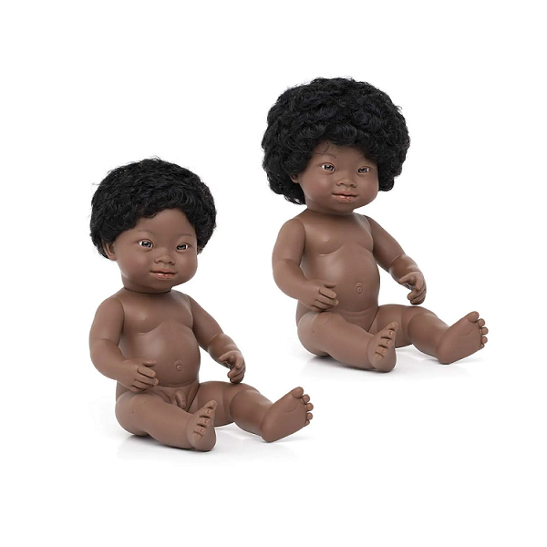 Bebé síndrome de down africano 38 cm